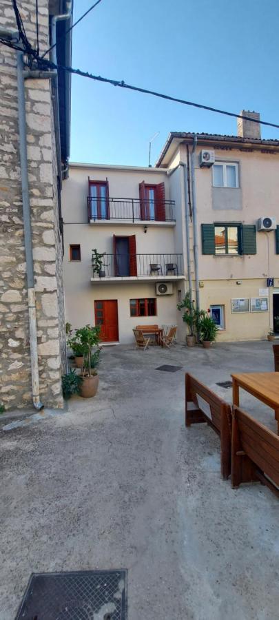 Appartement Ana à Sveti Filip i Jakov Extérieur photo