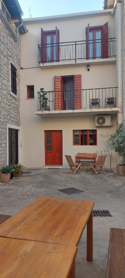 Appartement Ana à Sveti Filip i Jakov Extérieur photo
