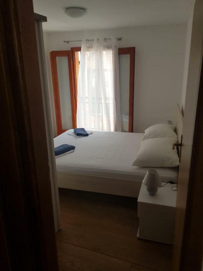 Appartement Ana à Sveti Filip i Jakov Extérieur photo