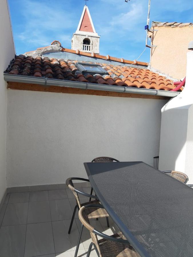 Appartement Ana à Sveti Filip i Jakov Extérieur photo