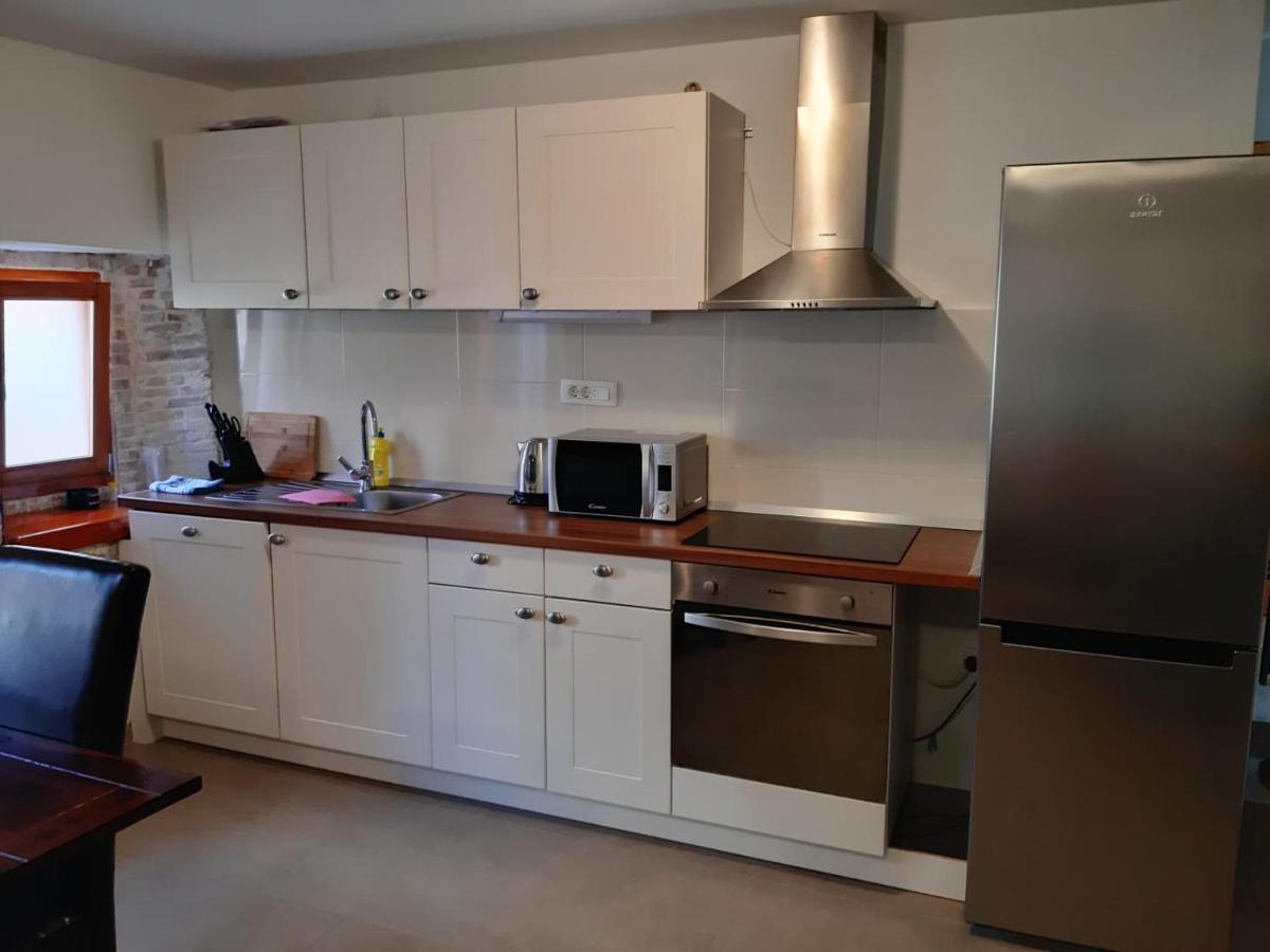 Appartement Ana à Sveti Filip i Jakov Extérieur photo