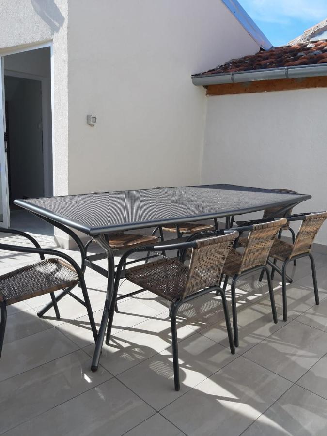 Appartement Ana à Sveti Filip i Jakov Extérieur photo